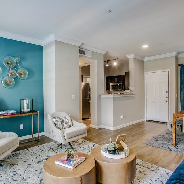 The Gael - Carpeted Living Room